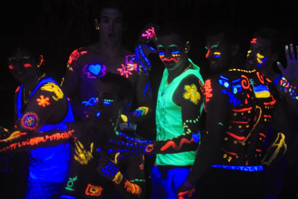 roupa festa neon masculina