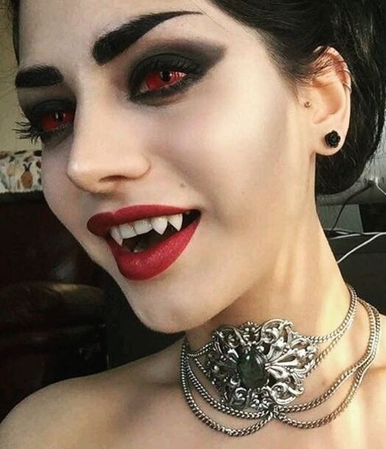 Maquiagem de vampira: veja como fazer passo a passo